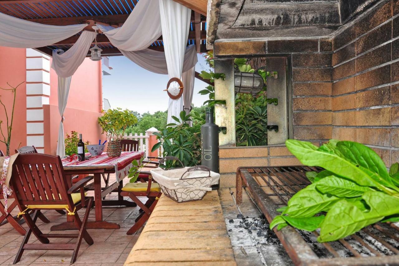 Angela Pool Apartments آغيوس غيوريوس باغون المظهر الخارجي الصورة