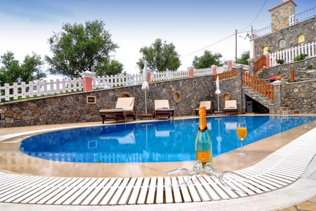 Angela Pool Apartments آغيوس غيوريوس باغون المظهر الخارجي الصورة